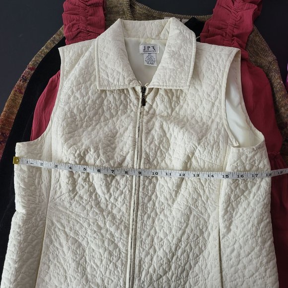 JPR Separates Women's Silk Blend Zip Up Puffer Vest Size Petite Medium Winter - Picture 9 of 9